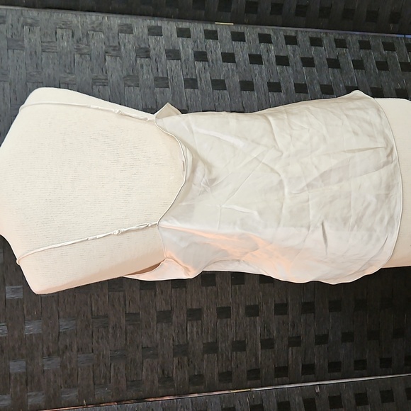 NWT Banana Republic  Women's Champagne Silk Top Size Large - Picture 6 of 11